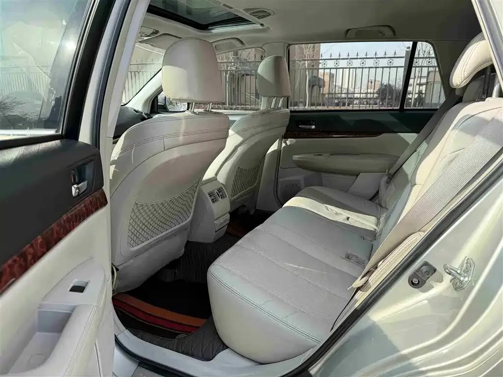 Outback 2010 2.5i Luxury Navigation Edition — миниатюра 9