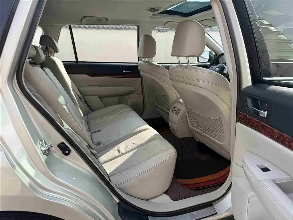 Outback 2010 2.5i Luxury Navigation Edition — миниатюра 10