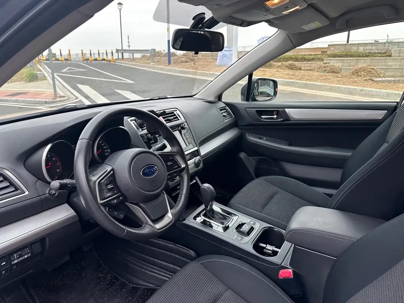 Legacy 2020 2.5i AWD Fashion Edition — миниатюра 8