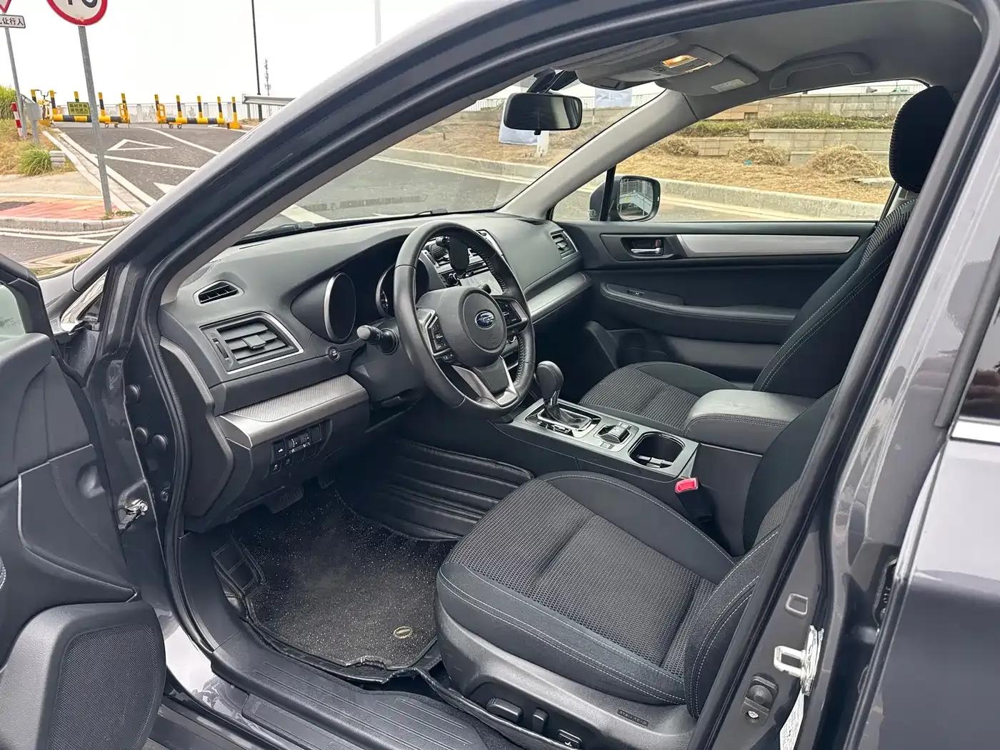 Legacy 2020 2.5i AWD Fashion Edition — миниатюра 9