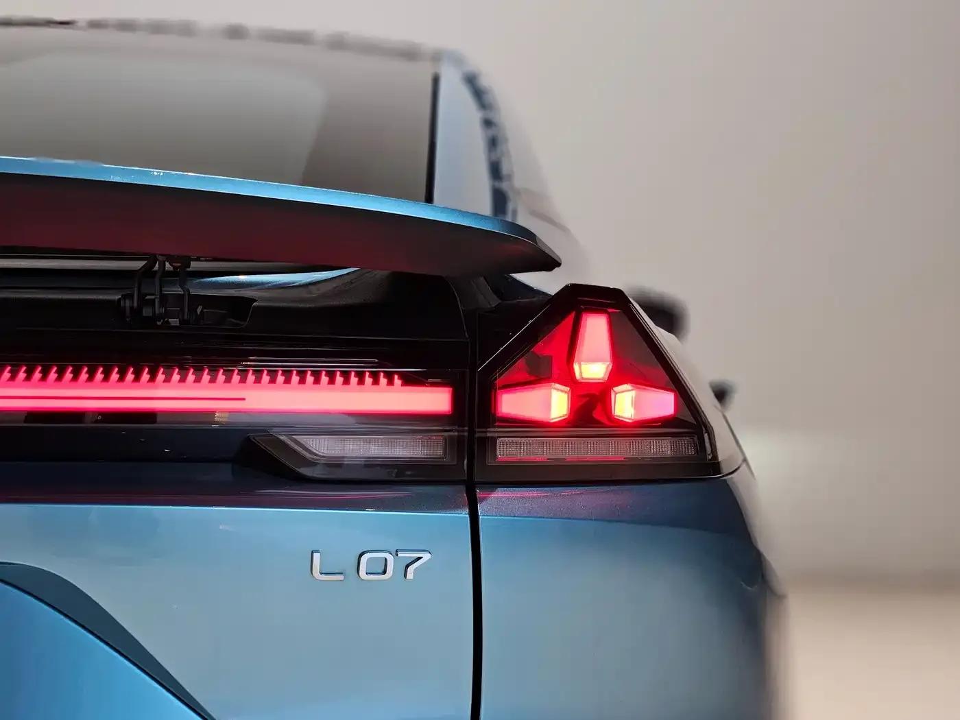 Deep Blue L07 2024 Model 230Max Qiankun Intelligent Driving ADS SE Extended Range Version — миниатюра 22