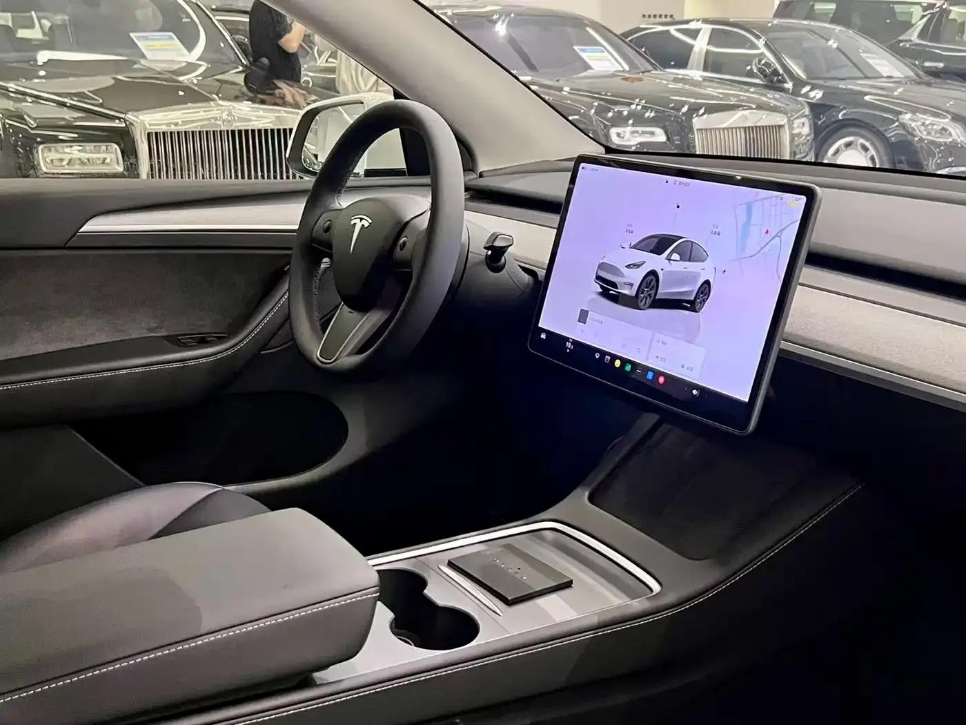 Model Y 2024 Rear-Wheel Drive — миниатюра 8