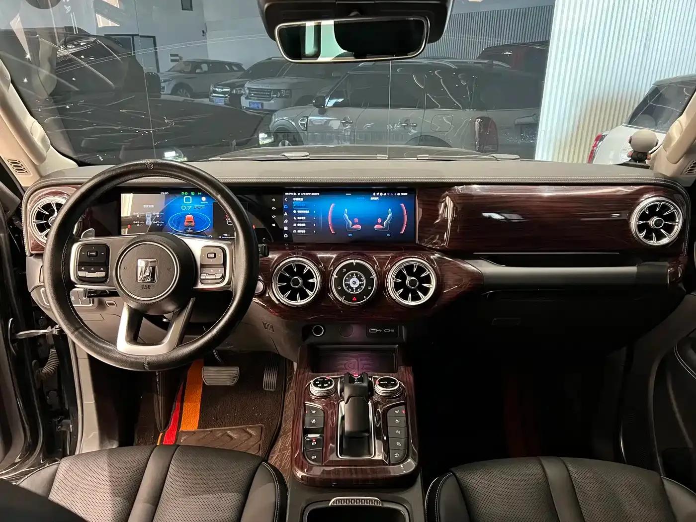 The 2021 Tank 300 City Edition 2.0T is very stylish. — миниатюра 7