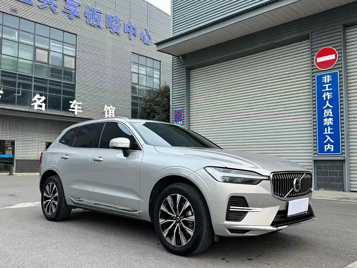 2024 Volvo XC60 B5 AWD Inscription Luxury Edition — миниатюра 5