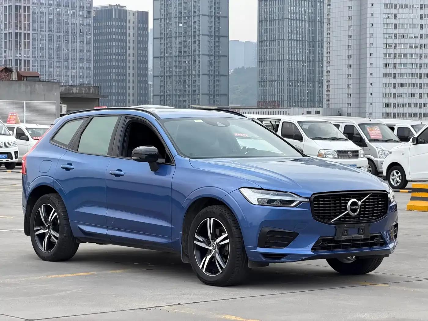 2021 Volvo XC60 T5 AWD Inscription Sport Edition — миниатюра 4
