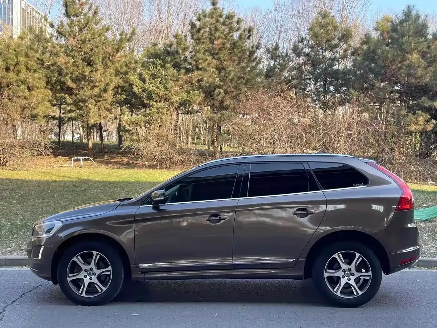 2017 Volvo XC60 T5 Smart Edition — миниатюра 3