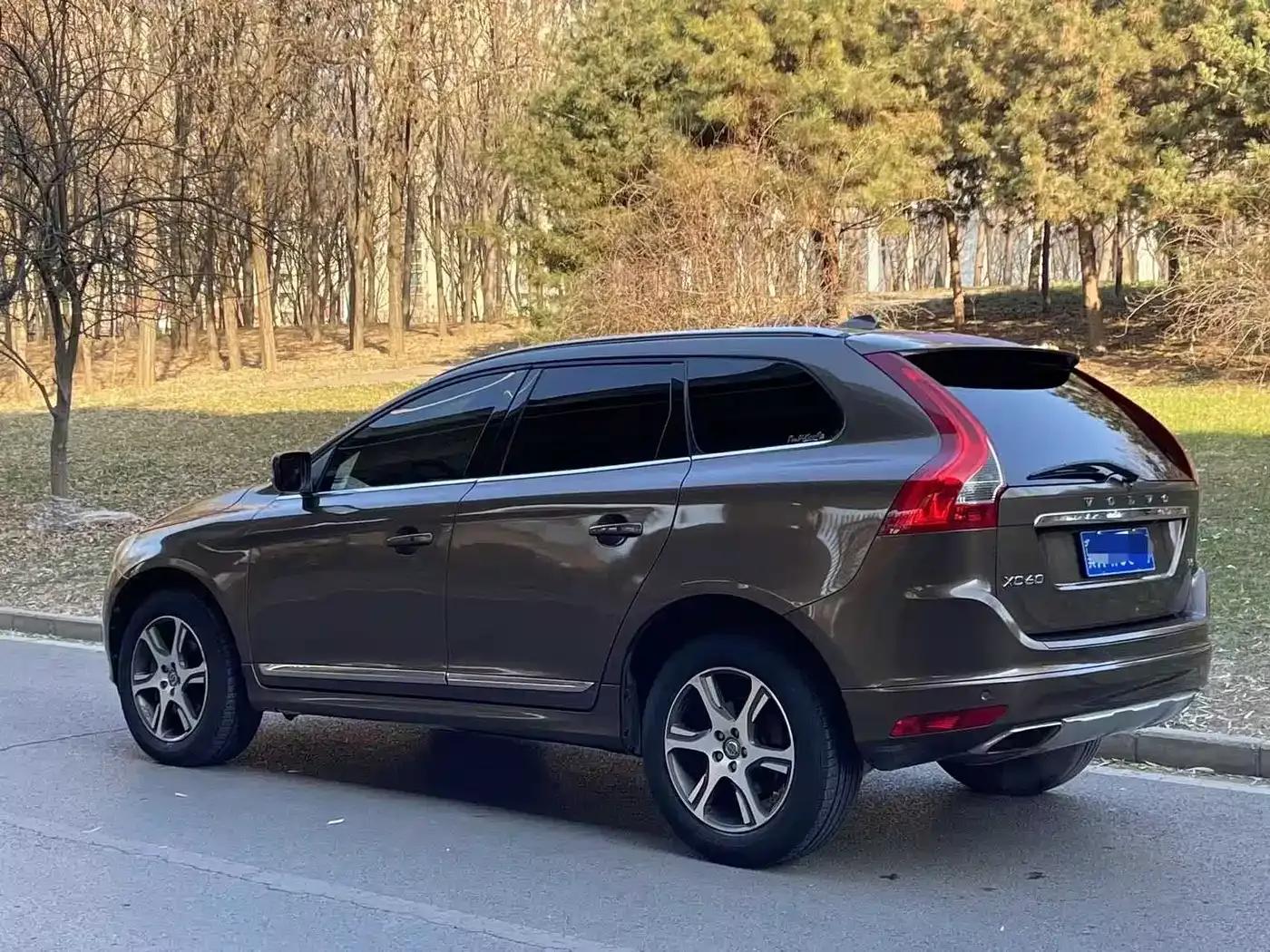 2017 Volvo XC60 T5 Smart Edition — миниатюра 4