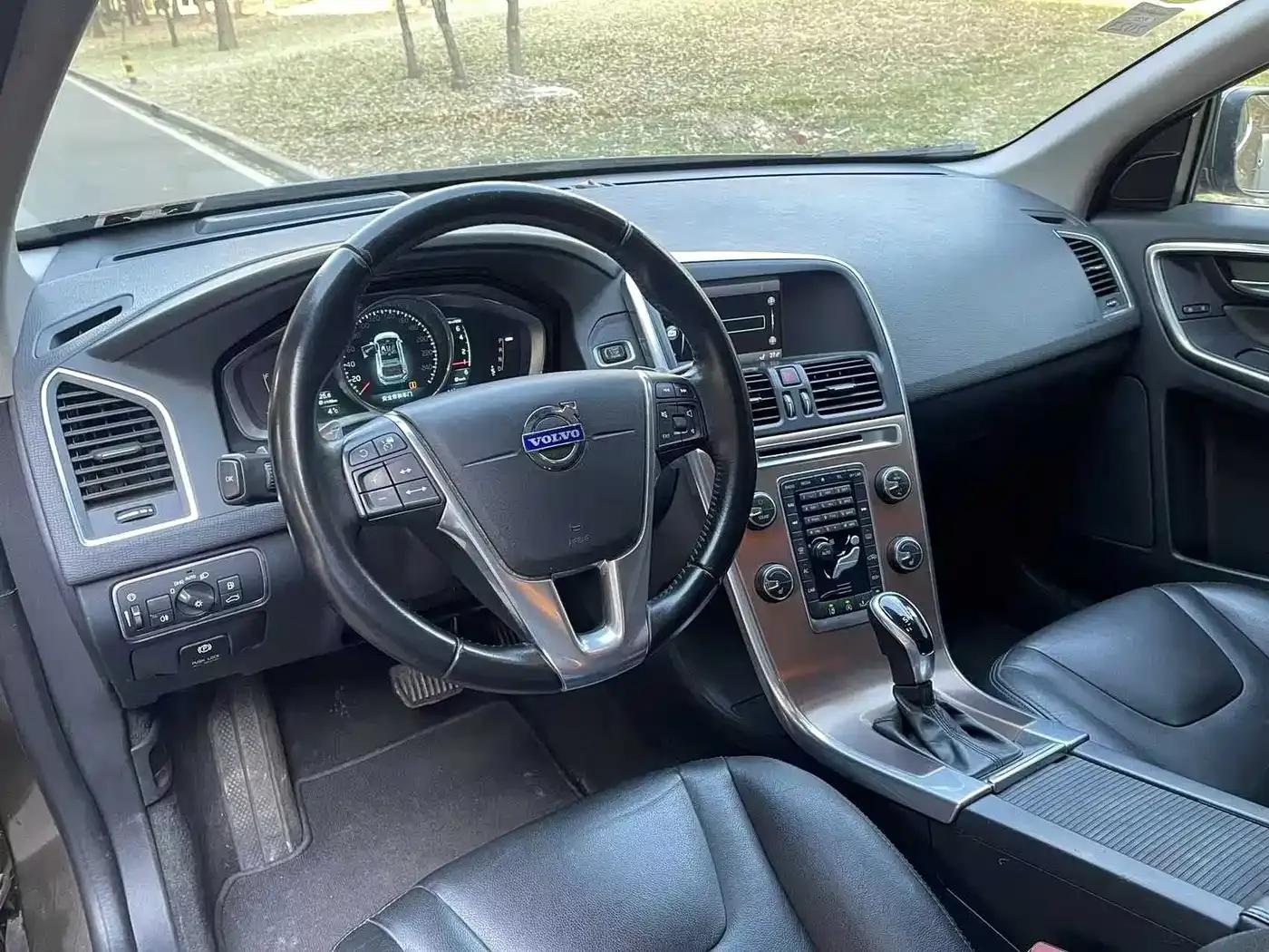 2017 Volvo XC60 T5 Smart Edition — миниатюра 6