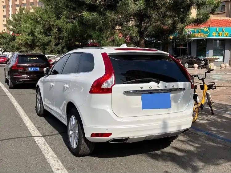 2017 Volvo XC60 T5 AWD Smart Edition — миниатюра 2