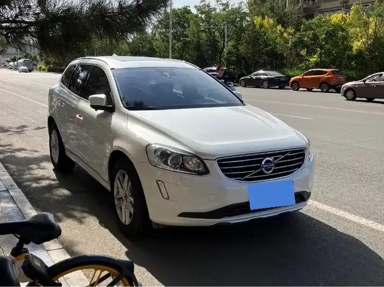 2017 Volvo XC60 T5 AWD Smart Edition — миниатюра 8
