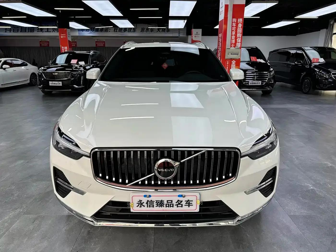 2022 Volvo XC60 B5 AWD Inscription Luxury Edition — миниатюра 2