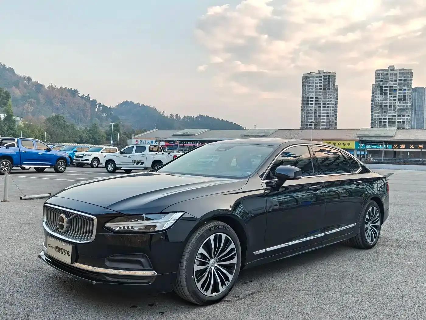 2024 Volvo S90 B5 Smart Luxury Edition — миниатюра 1