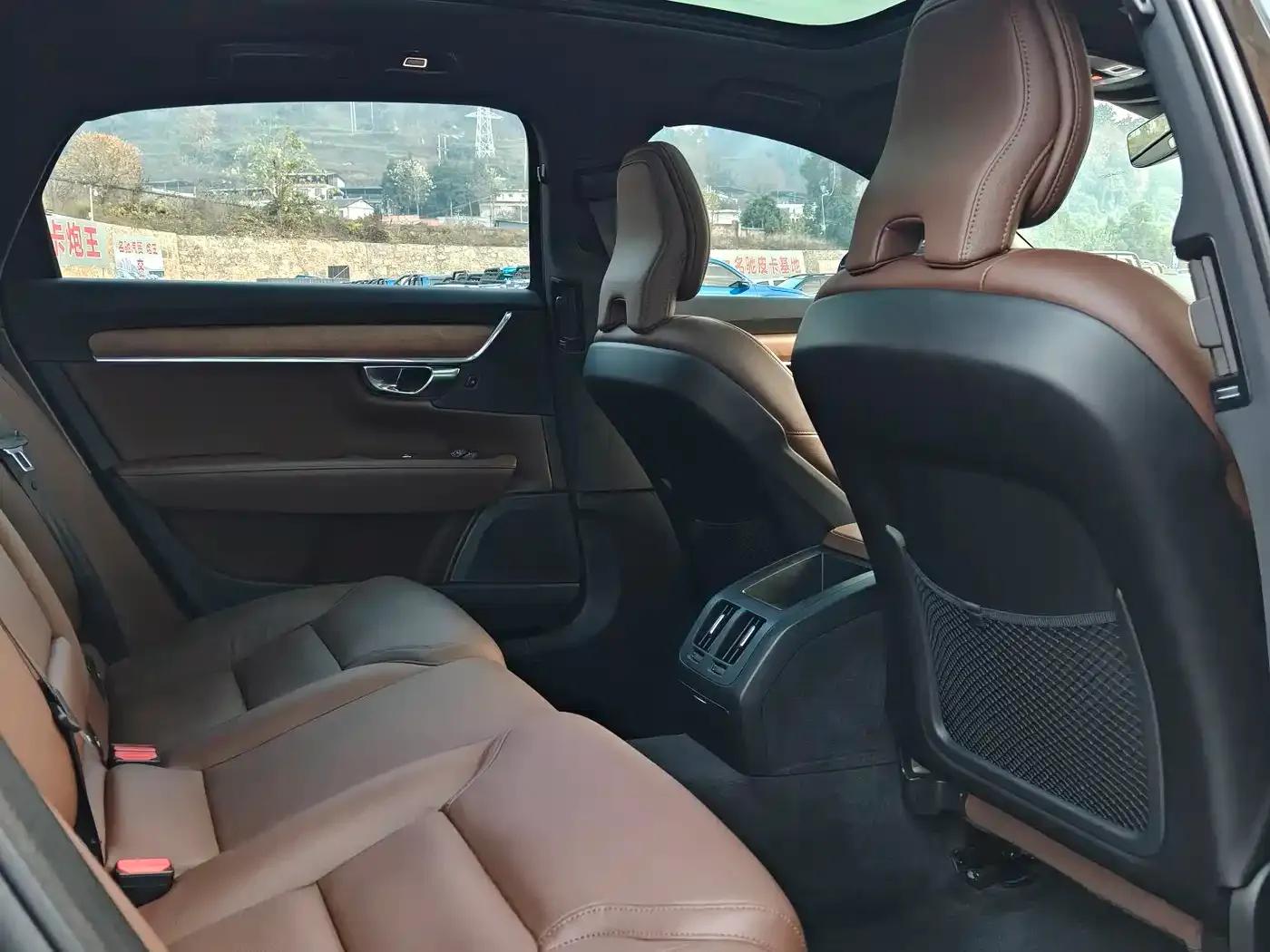 2024 Volvo S90 B5 Smart Luxury Edition — миниатюра 4