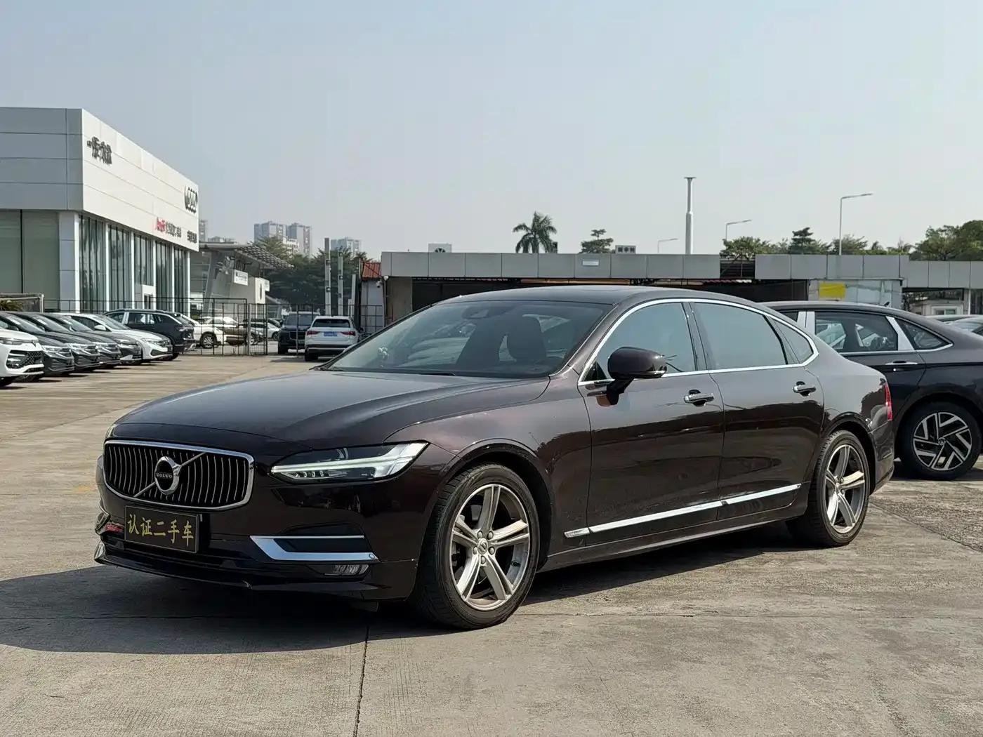 2020 Volvo S90 T5 Inscription Luxury Edition — миниатюра 1