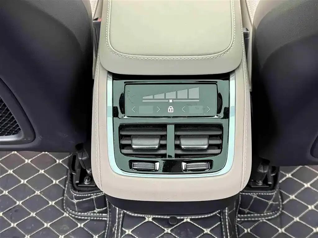 2025 Volvo XC90 Facelift B6 Smart Luxury Edition 6-seater — миниатюра 11