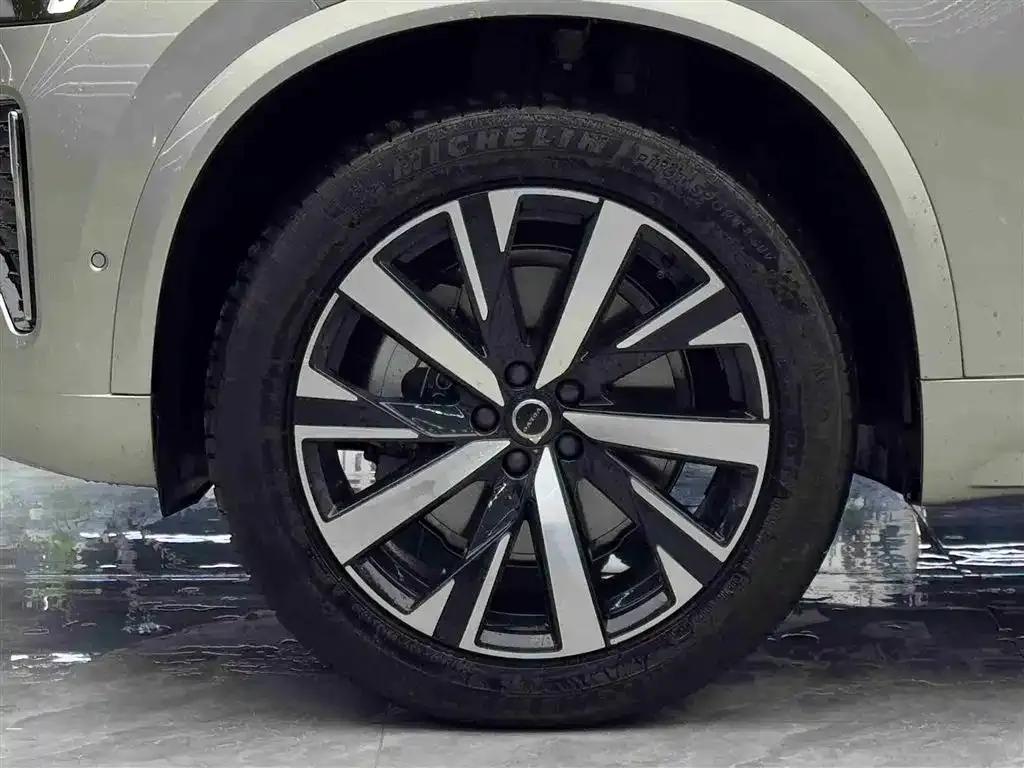 2025 Volvo XC90 Facelift B6 Smart Luxury Edition 6-seater — миниатюра 4