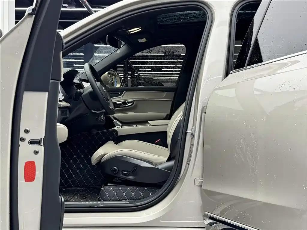 2025 Volvo XC90 Facelift B6 Smart Luxury Edition 6-seater — миниатюра 6
