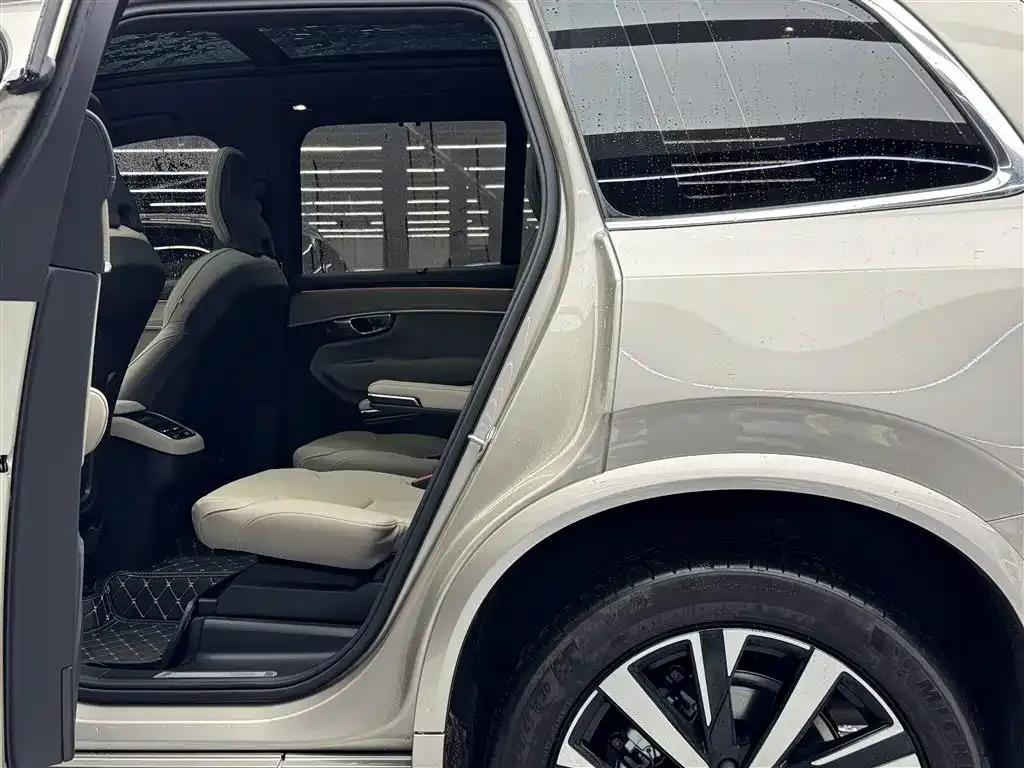 2025 Volvo XC90 Facelift B6 Smart Luxury Edition 6-seater — миниатюра 7