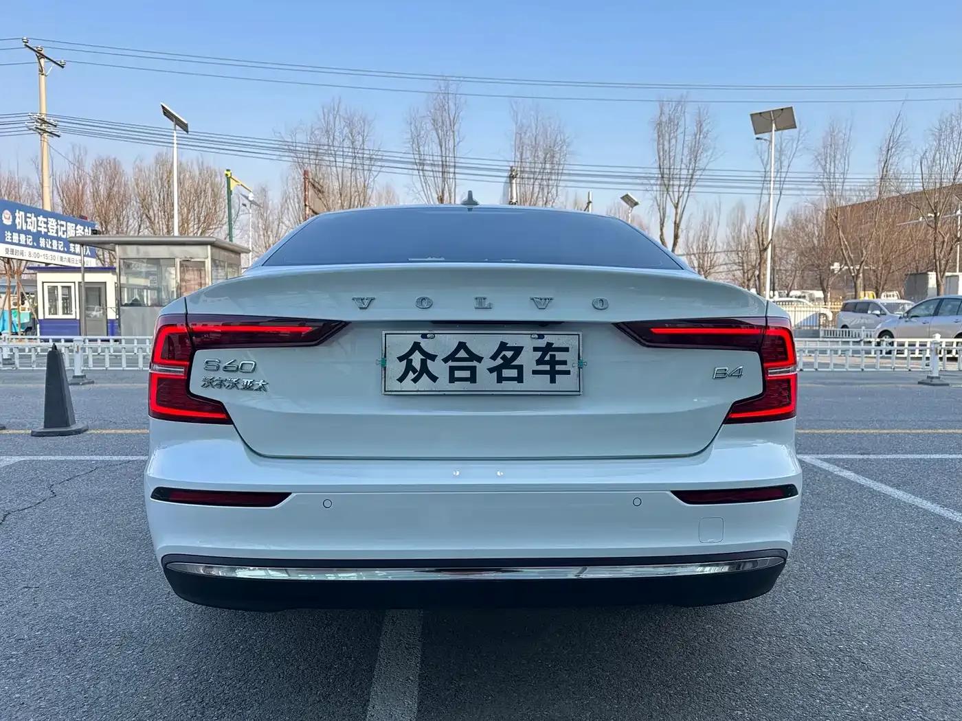 2023 Volvo S60 B4 Smart Luxury Edition — миниатюра 6
