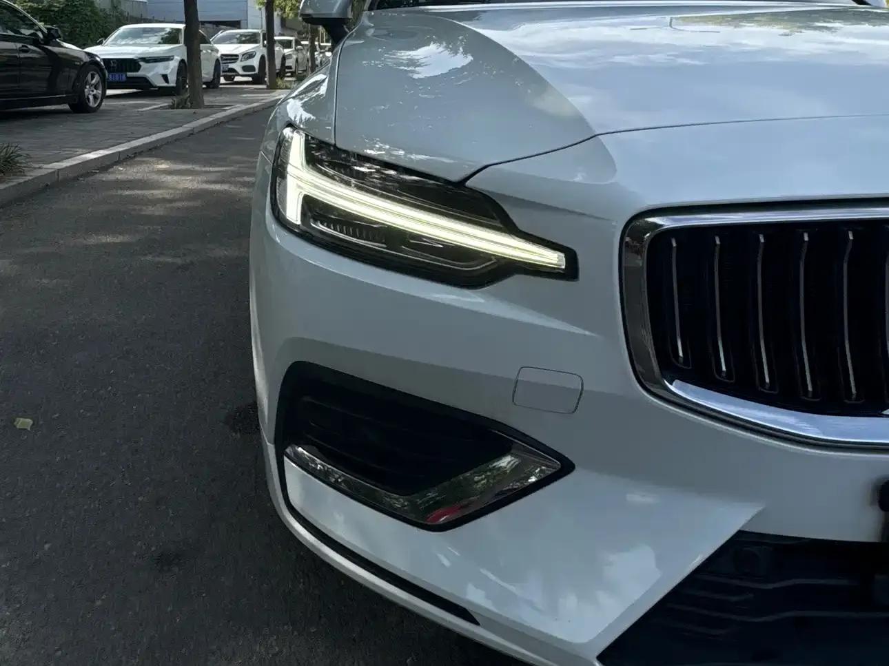 2024 Volvo S60 B4 Smart Luxury Edition — миниатюра 4