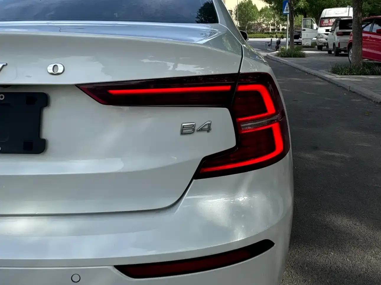 2024 Volvo S60 B4 Smart Luxury Edition — миниатюра 5