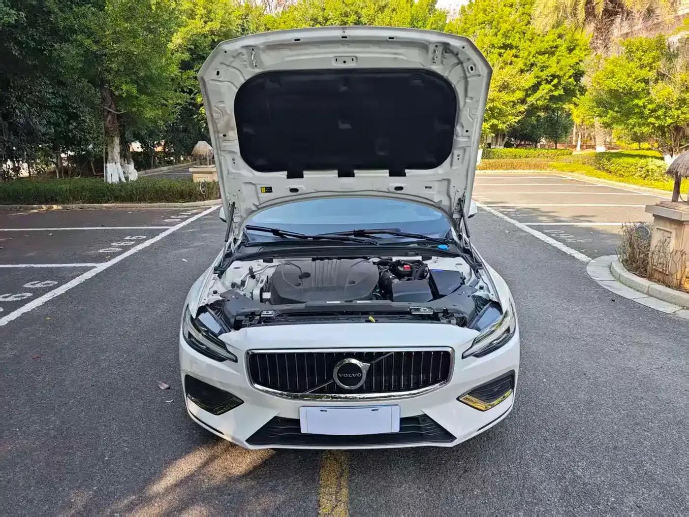 2024 Volvo S60 B4 Smart Luxury Edition — миниатюра 10