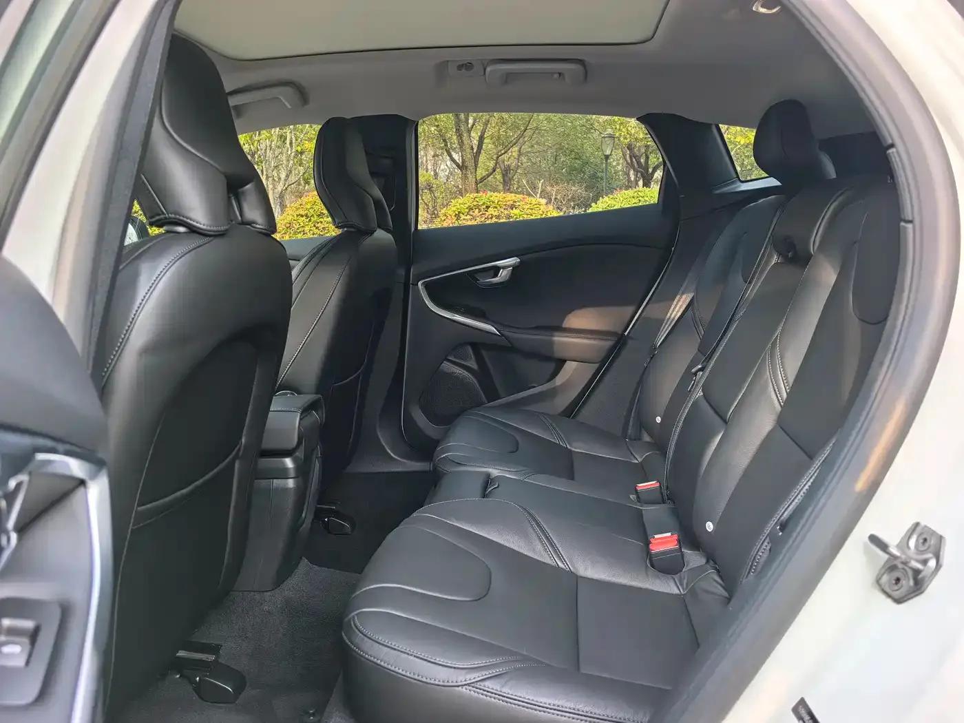 2017 Volvo V40 T4 Smart Edition — миниатюра 11