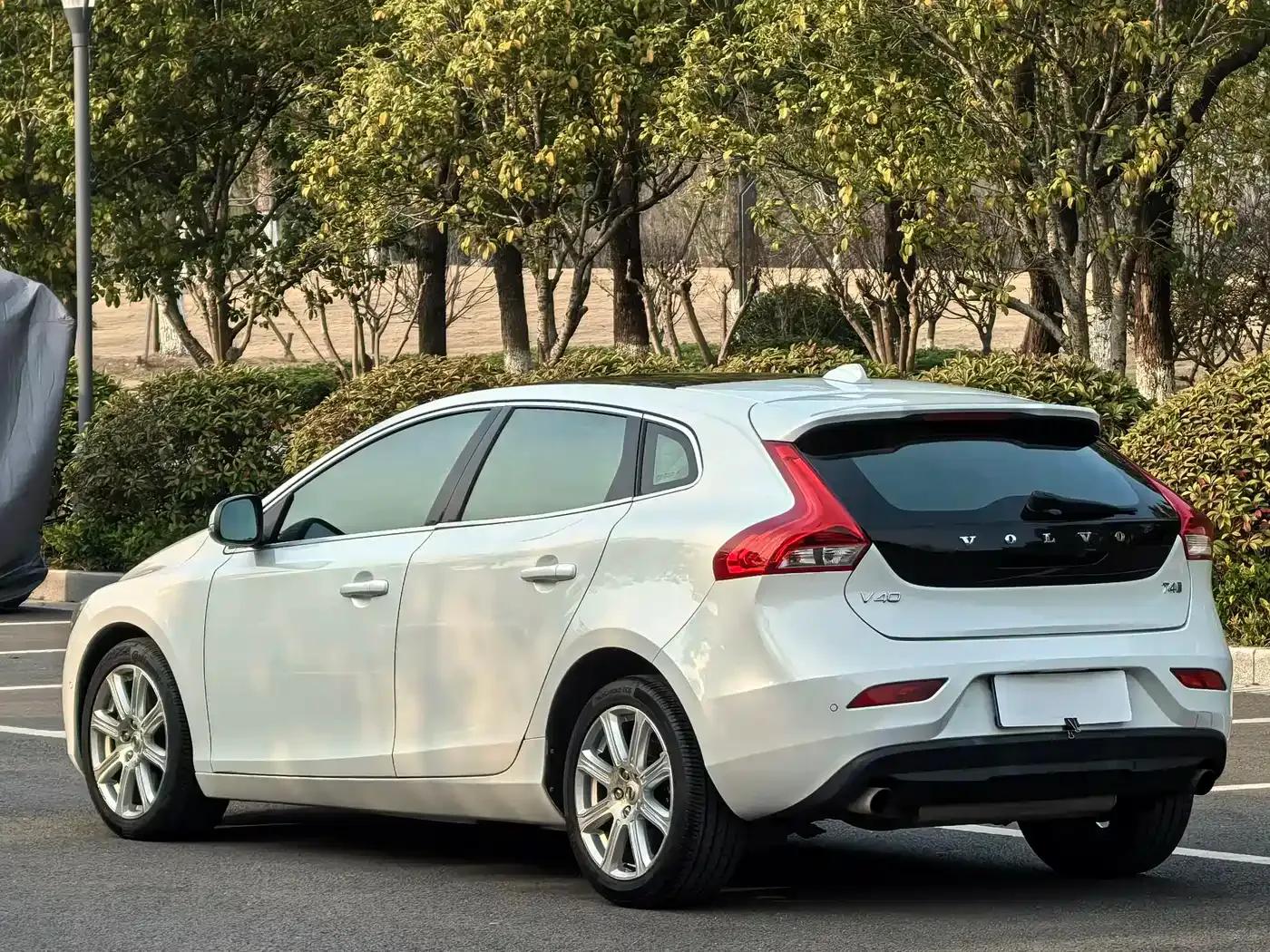 2017 Volvo V40 T4 Smart Edition — миниатюра 4