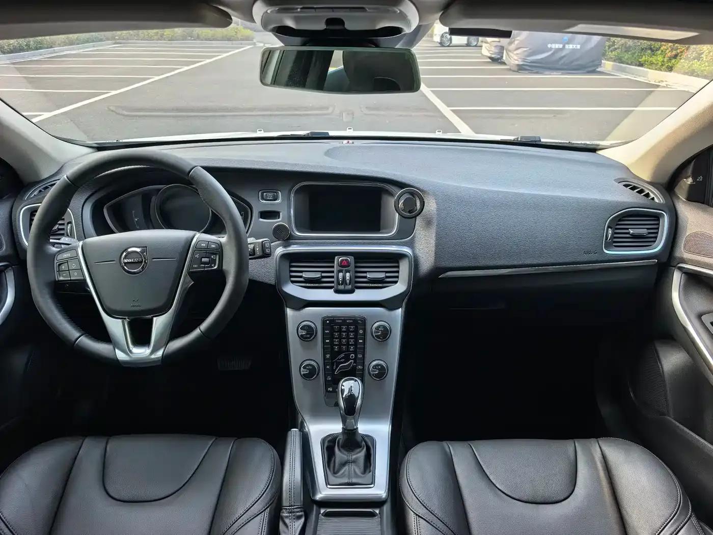 2017 Volvo V40 T4 Smart Edition — миниатюра 8