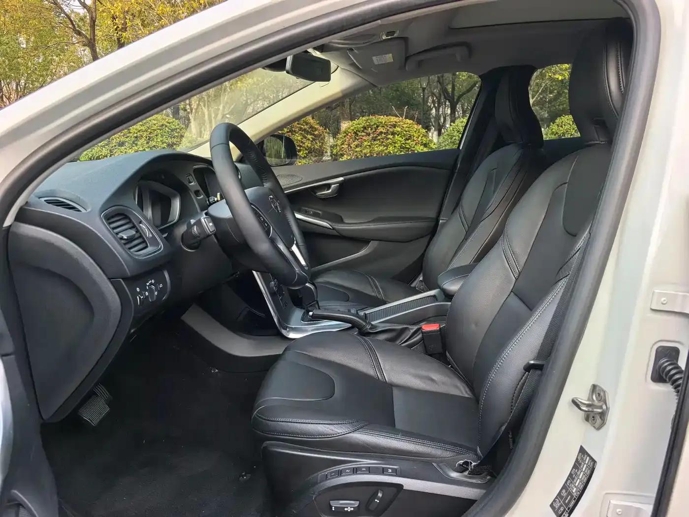 2017 Volvo V40 T4 Smart Edition — миниатюра 10