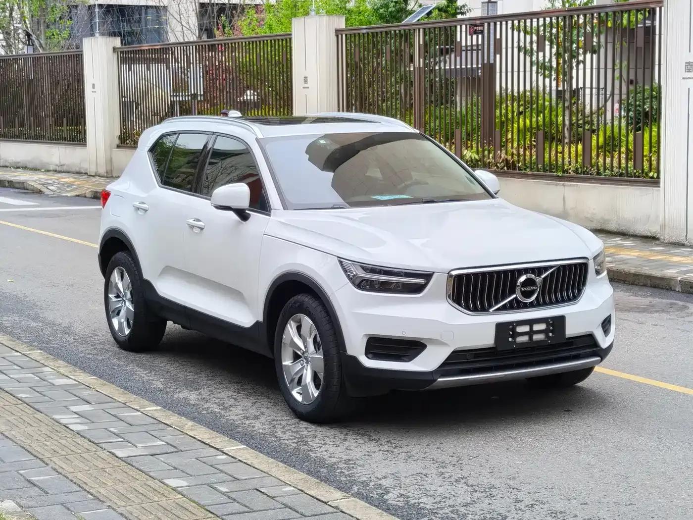 2021 Volvo XC40 T3 Smart Fashion Edition — миниатюра 3