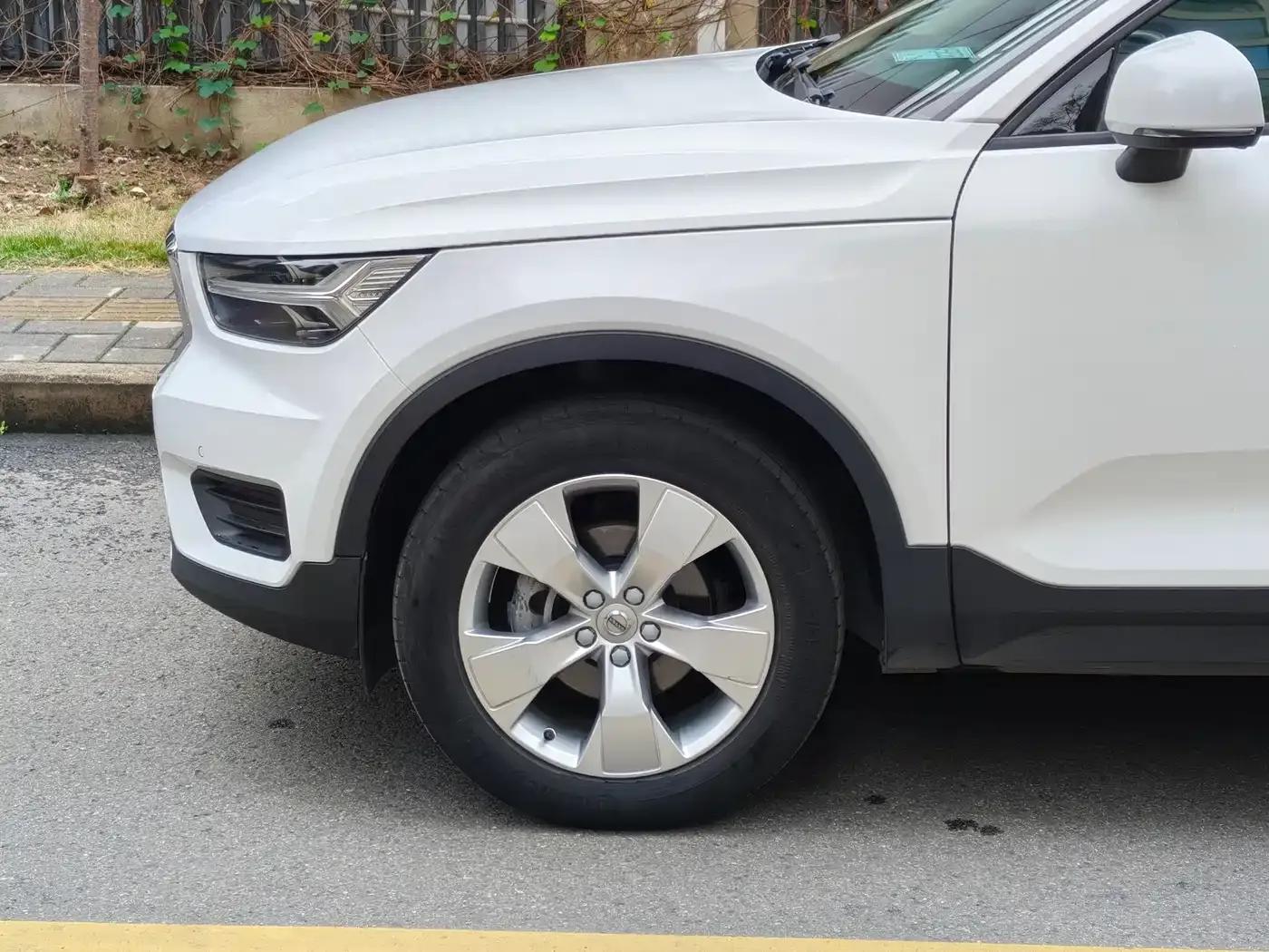 2021 Volvo XC40 T3 Smart Fashion Edition — миниатюра 4