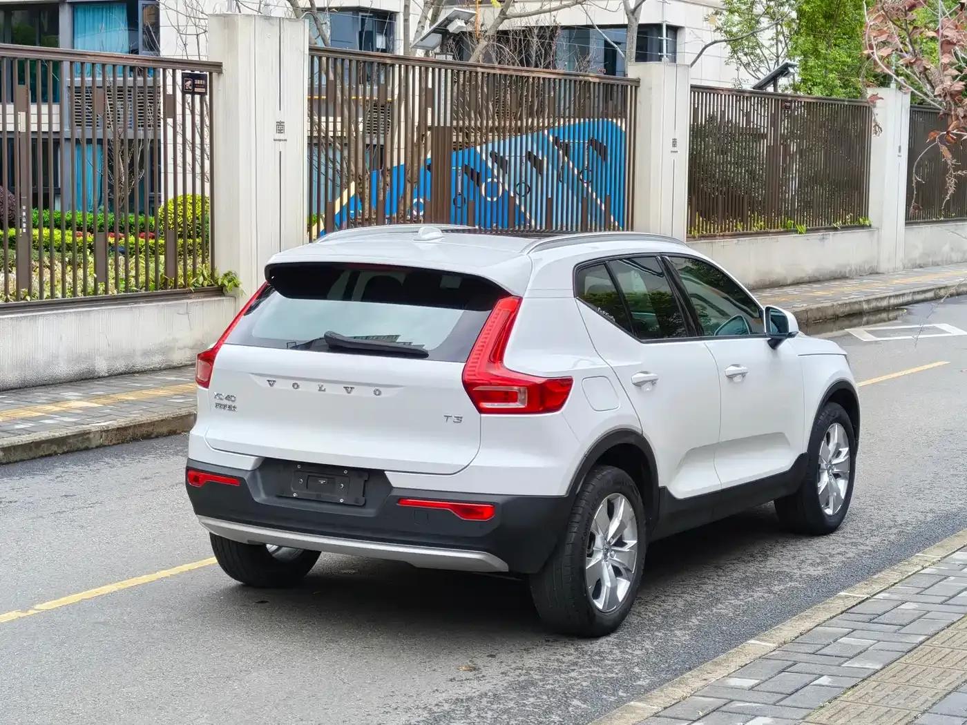 2021 Volvo XC40 T3 Smart Fashion Edition — миниатюра 5