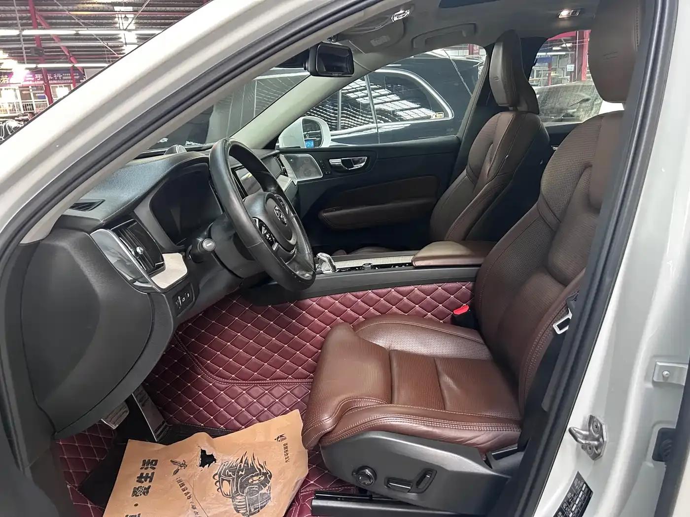 2019 Volvo XC60 Plug-in Hybrid T8 E-Drive Hybrid Premium Luxury Edition (China V Emission Standard) — миниатюра 4
