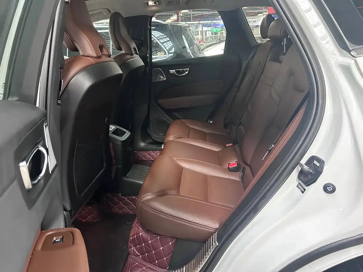 2019 Volvo XC60 Plug-in Hybrid T8 E-Drive Hybrid Premium Luxury Edition (China V Emission Standard) — миниатюра 5