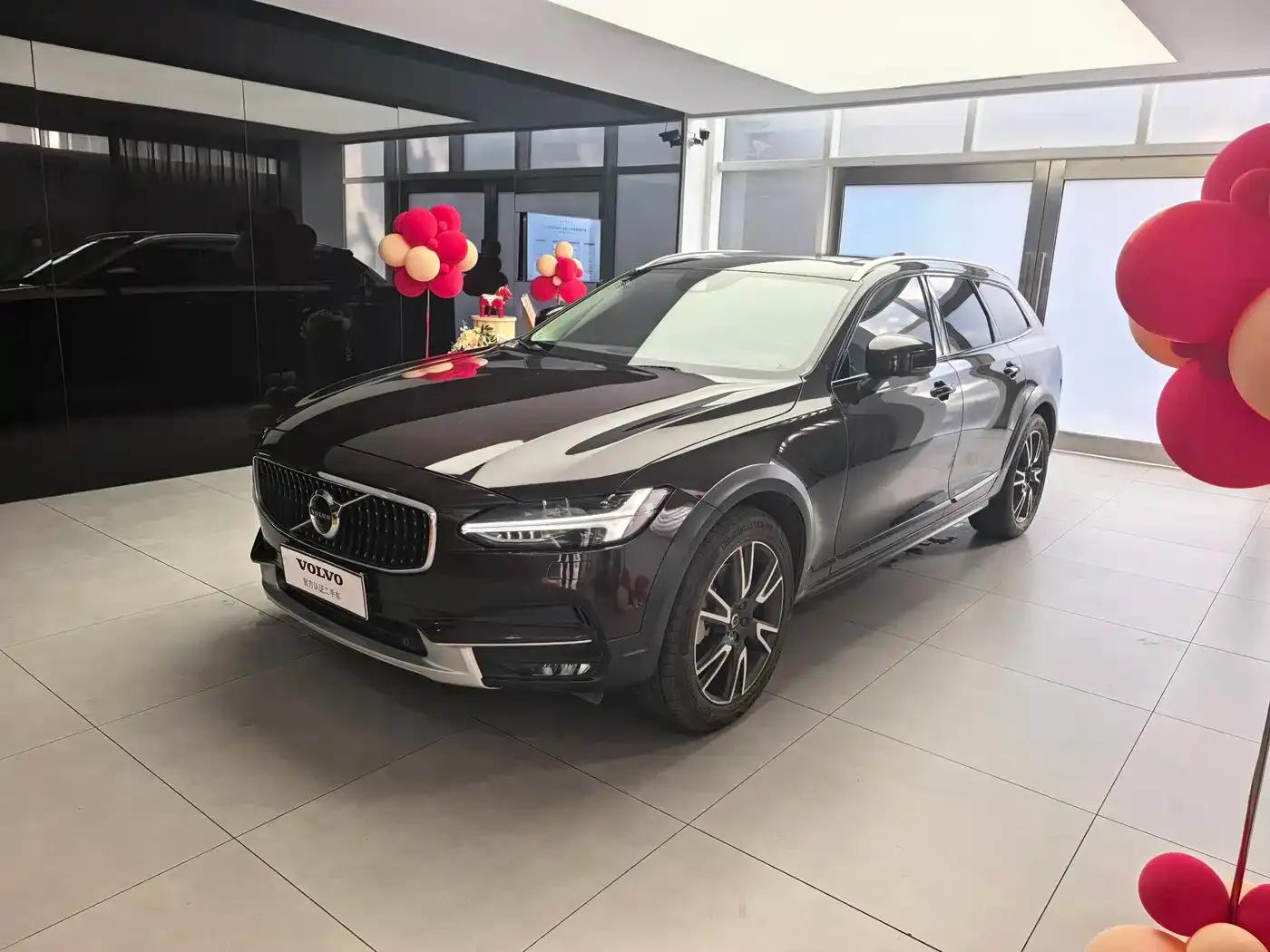 2019 Volvo V90 Cross Country T5 AWD Supreme Edition (China V Emission Standard) — миниатюра 1