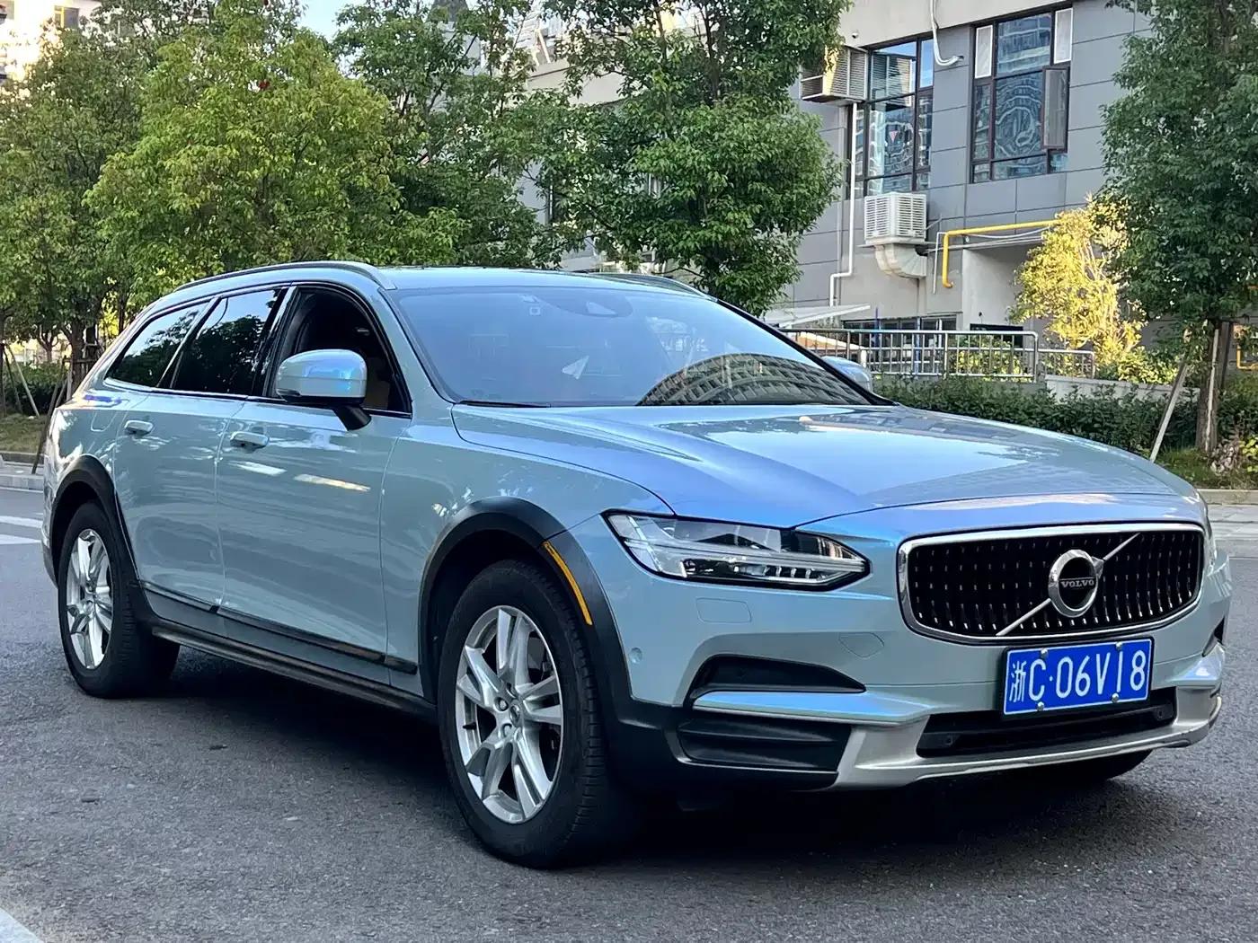 2017 Volvo V90 Cross Country T5 AWD Smart Edition — миниатюра 3