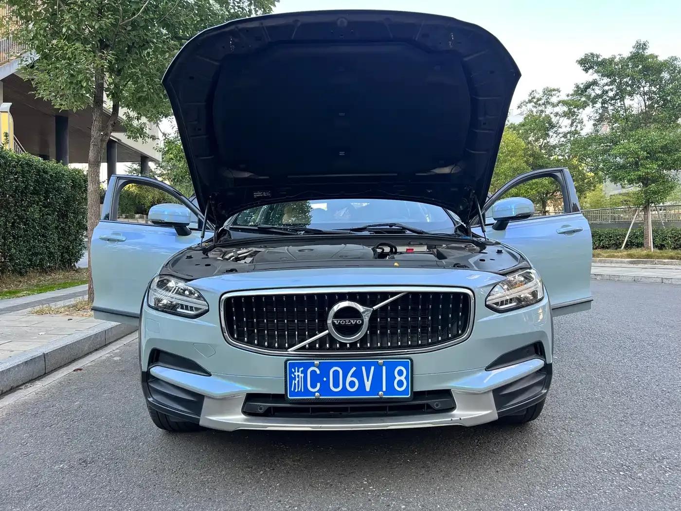 2017 Volvo V90 Cross Country T5 AWD Smart Edition — миниатюра 25