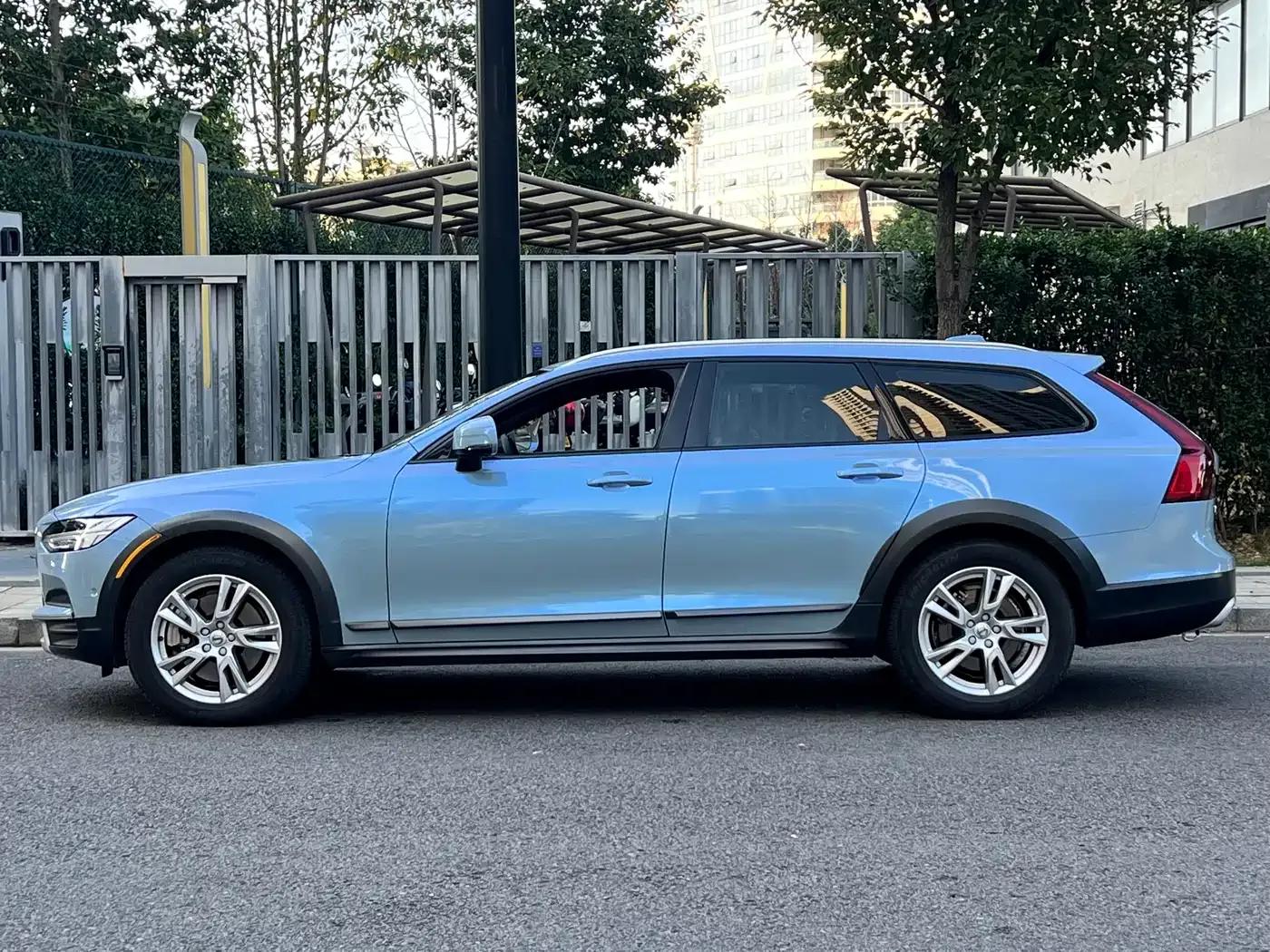 2017 Volvo V90 Cross Country T5 AWD Smart Edition — миниатюра 8