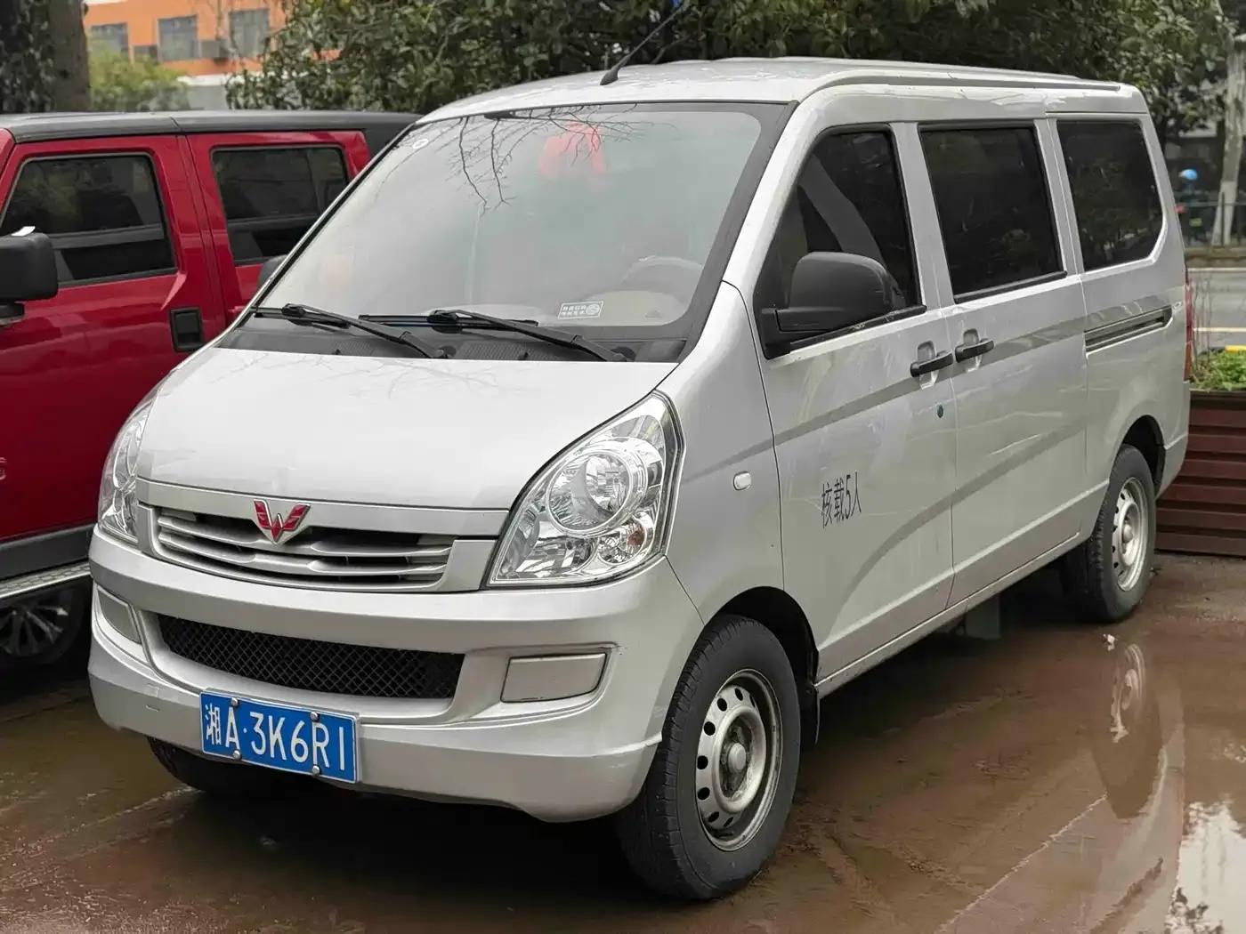 Wuling Rongguang S 2023 1.5L Basic Model 5/7 Seats — миниатюра 1