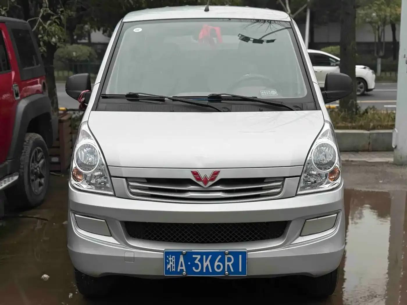 Wuling Rongguang S 2023 1.5L Basic Model 5/7 Seats — миниатюра 2