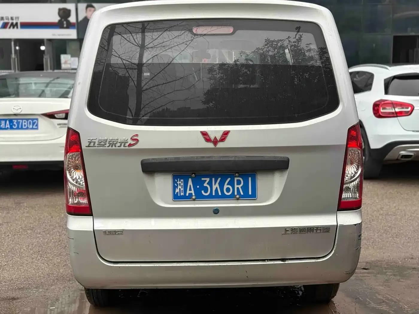 Wuling Rongguang S 2023 1.5L Basic Model 5/7 Seats — миниатюра 4