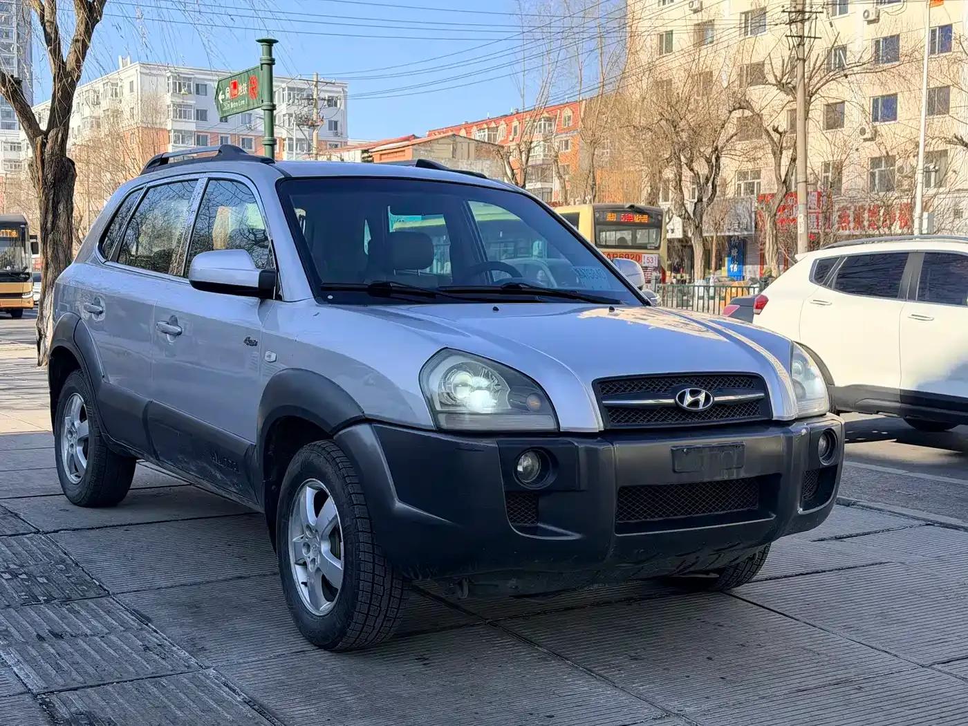 Tucson 2006 2.0L Manual 4WD Luxury — миниатюра 3