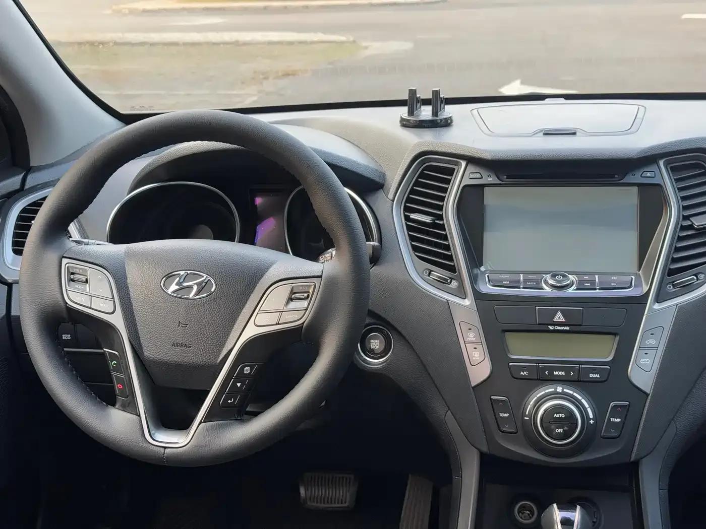 Santa Fe 2013 2.4L Automatic 2WD Smart Edition — миниатюра 14
