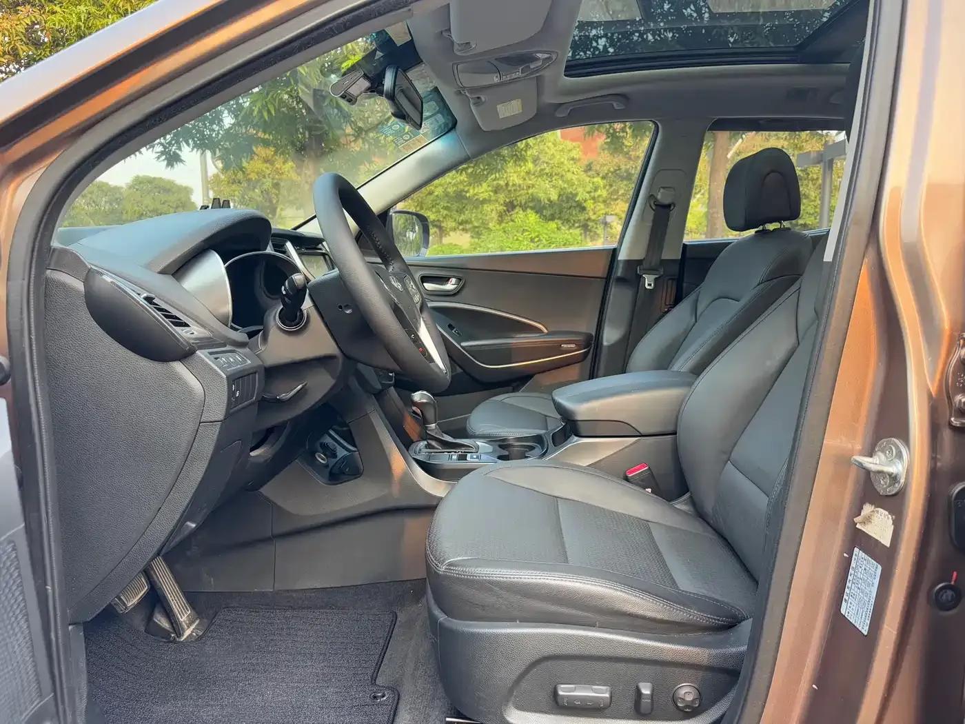 Santa Fe 2013 2.4L Automatic 2WD Smart Edition — миниатюра 4