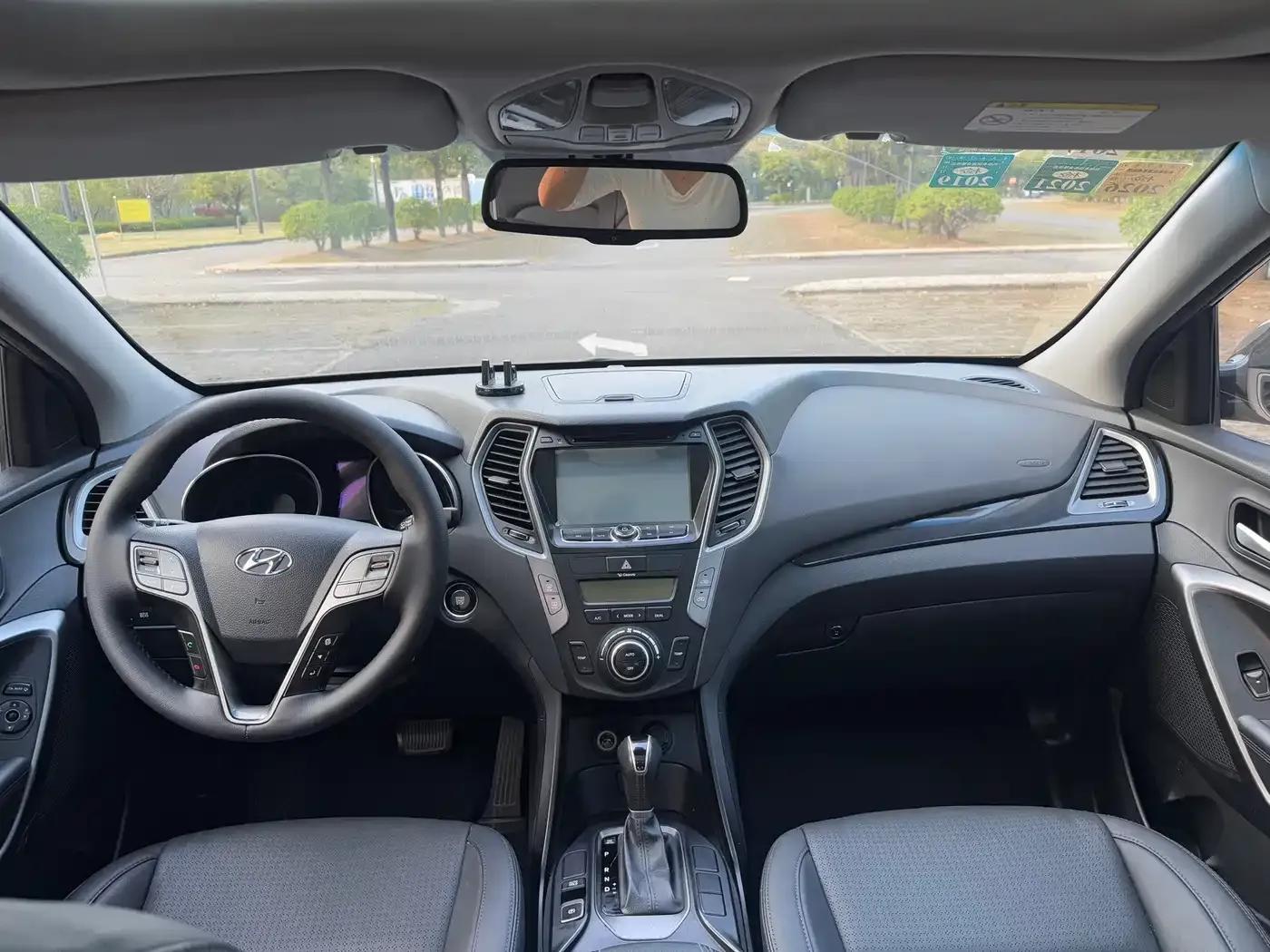 Santa Fe 2013 2.4L Automatic 2WD Smart Edition — миниатюра 6