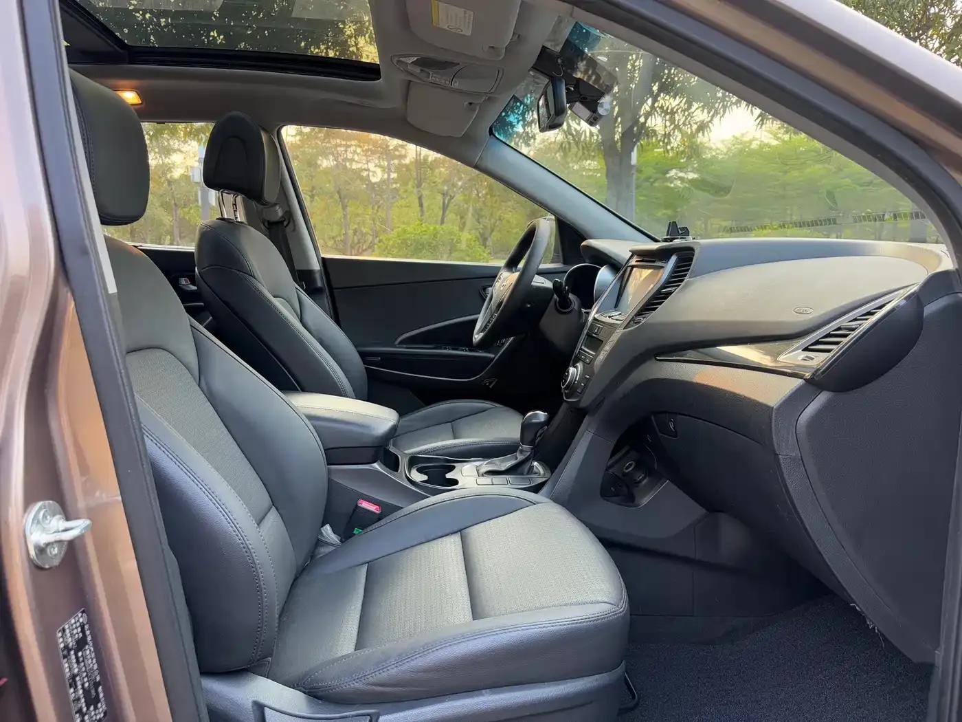Santa Fe 2013 2.4L Automatic 2WD Smart Edition — миниатюра 8