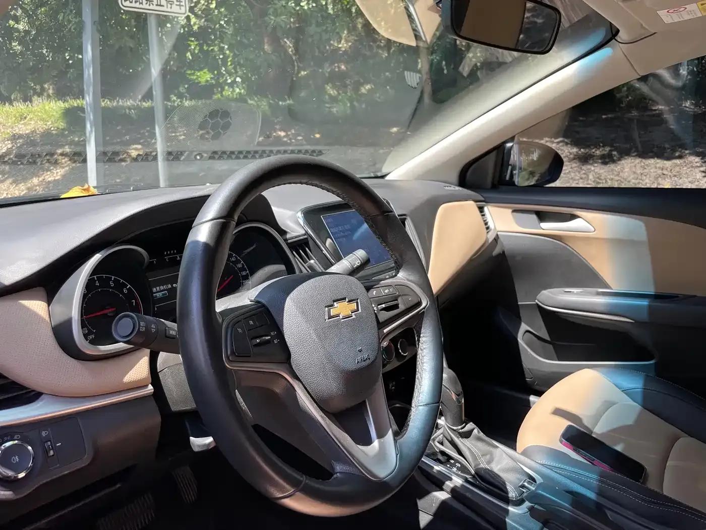 Chevrolet Cruze 2022 320 Automatic Enjoy Sunroof Edition — миниатюра 15