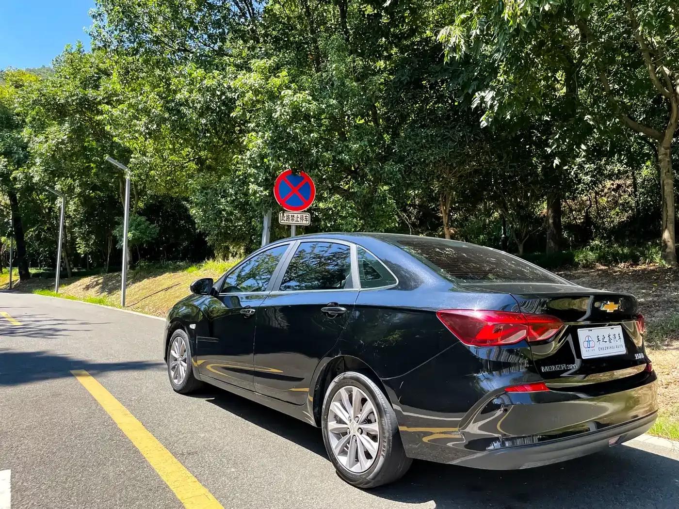 Chevrolet Cruze 2022 320 Automatic Enjoy Sunroof Edition — миниатюра 3