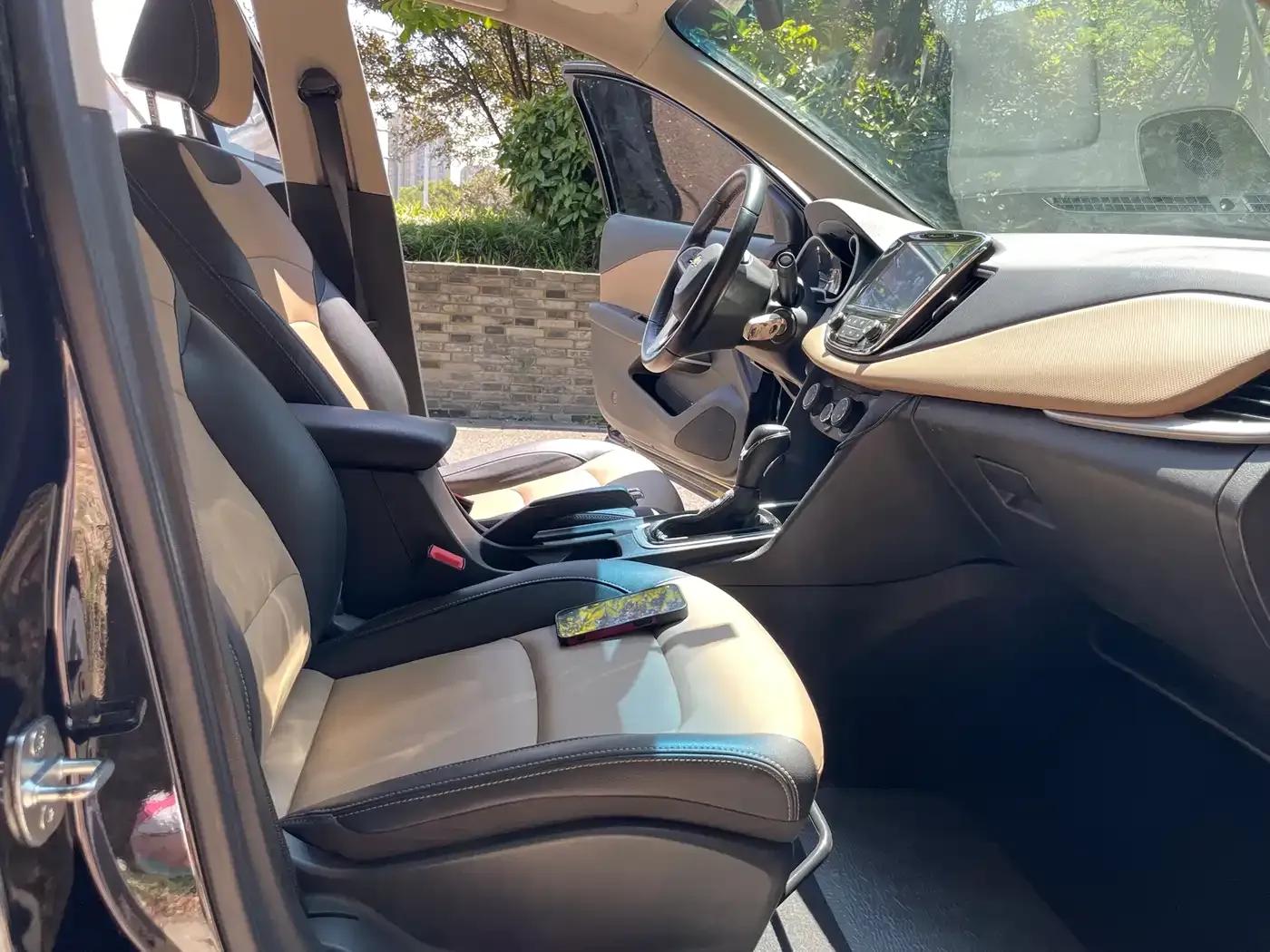Chevrolet Cruze 2022 320 Automatic Enjoy Sunroof Edition — миниатюра 8